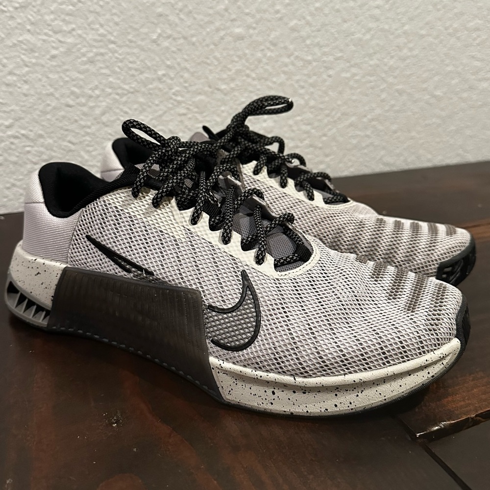 Nike Metcon 9 (Men’s Sz. 10.5) Excellent Condition